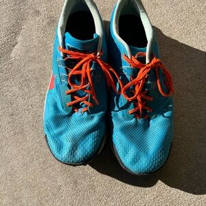 Nike Tail Blue Athletic Shoes